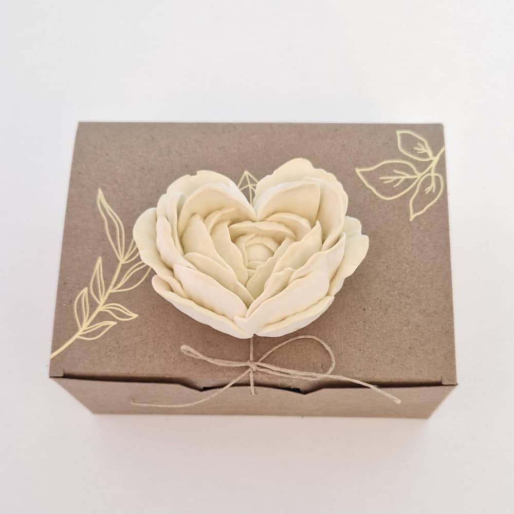 Coração em flor grande amarelo - Mineral Organic Crafts