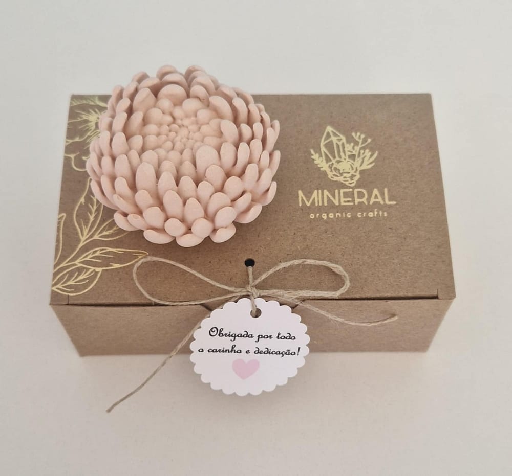 Dália coral fechada - Cerâmica Perfumada da Mineral Organic Crafts