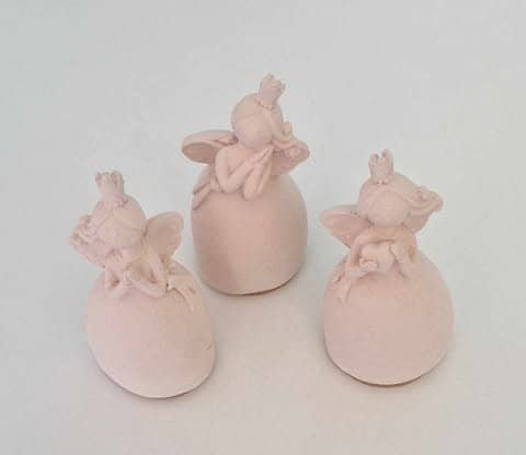 Fadinha 3D com mãos no rosto - Mineral Organic Crafts - Image 2