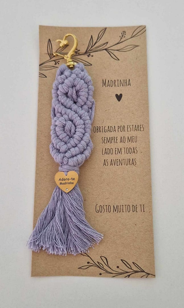 Porta chaves macramé lilás - madrinha