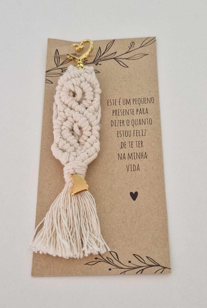 Porta chaves nó infinito macramé - coração