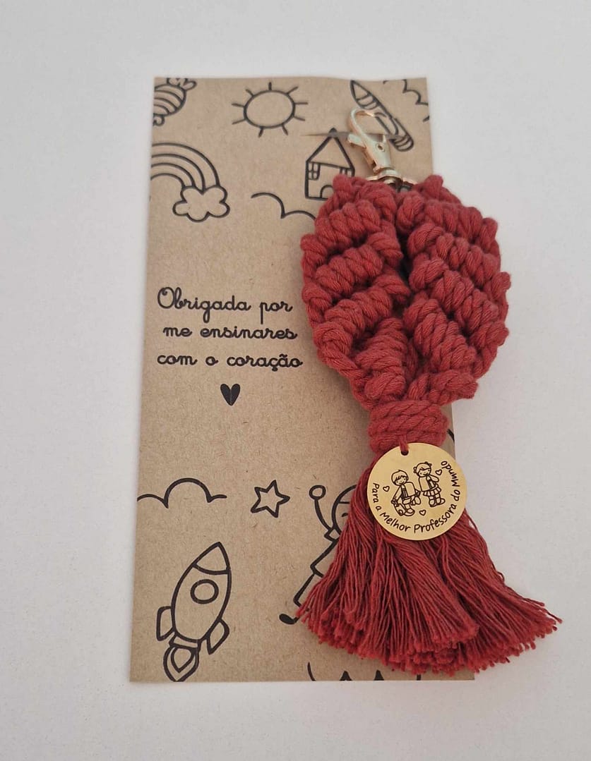 Porta chaves em macramé - Professora